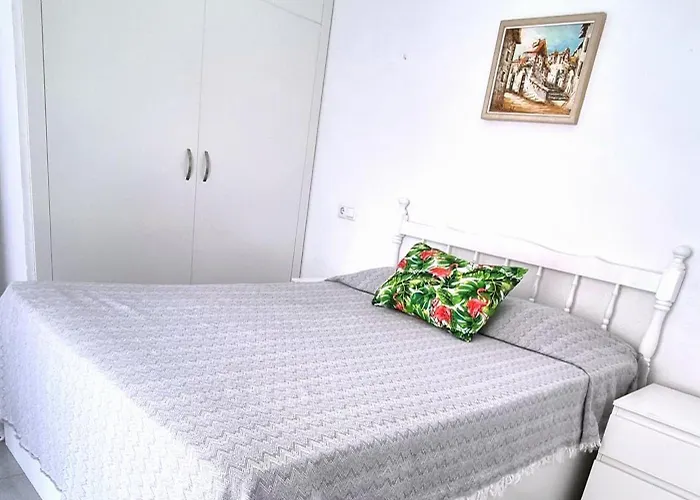 Apartment La De La Suerte - Cosy Flat Close To The *